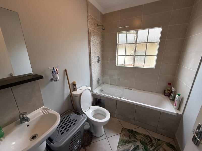2 Bedroom Property for Sale in The Reeds Gauteng