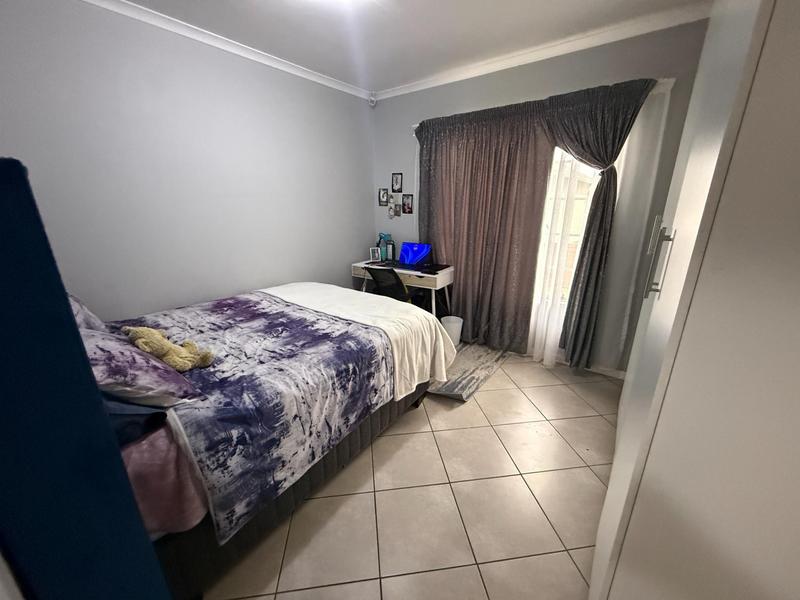 2 Bedroom Property for Sale in The Reeds Gauteng