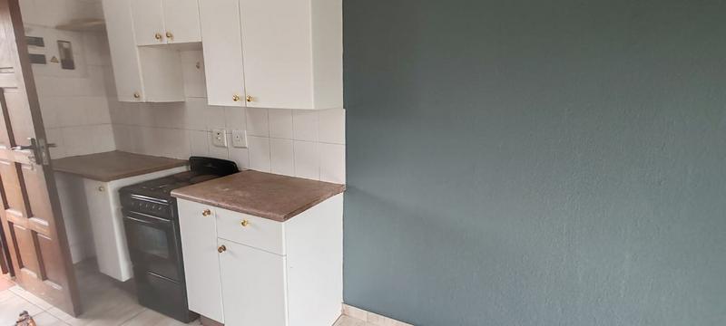 To Let 2 Bedroom Property for Rent in Lindhaven Gauteng
