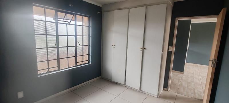 To Let 2 Bedroom Property for Rent in Lindhaven Gauteng