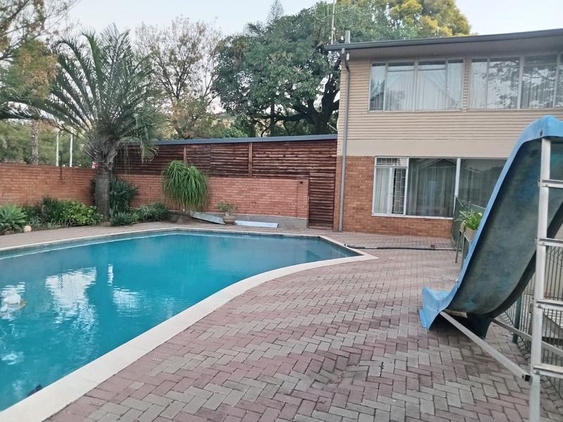 5 Bedroom Property for Sale in Pretoria Gardens Gauteng