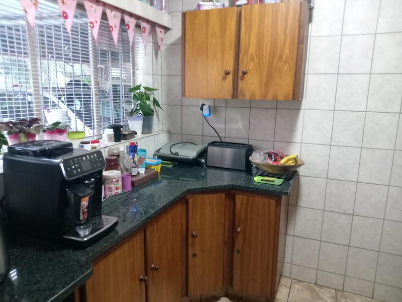 5 Bedroom Property for Sale in Pretoria Gardens Gauteng
