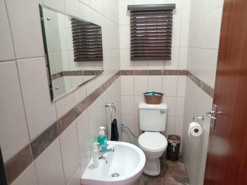 6 Bedroom Property for Sale in Pretoria Gardens Gauteng