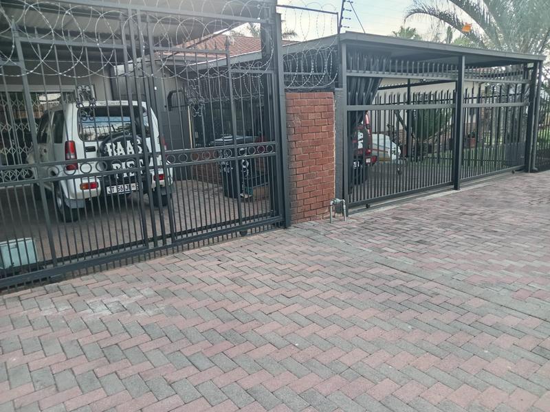 6 Bedroom Property for Sale in Pretoria Gardens Gauteng