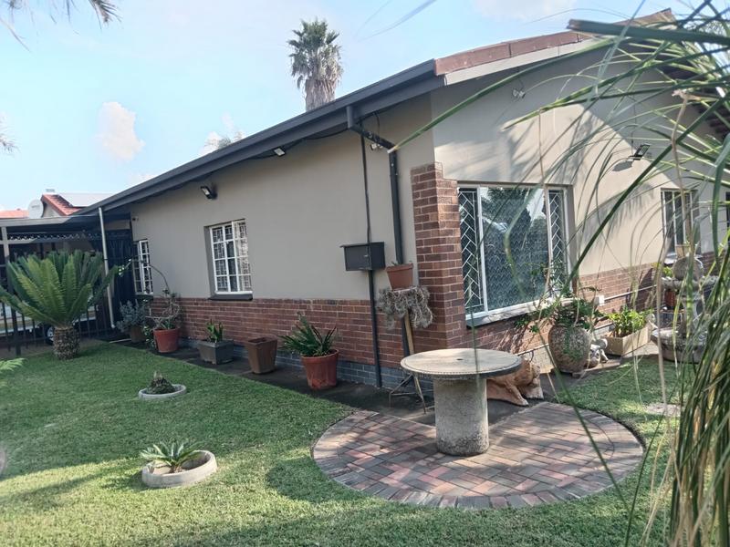 6 Bedroom Property for Sale in Pretoria Gardens Gauteng