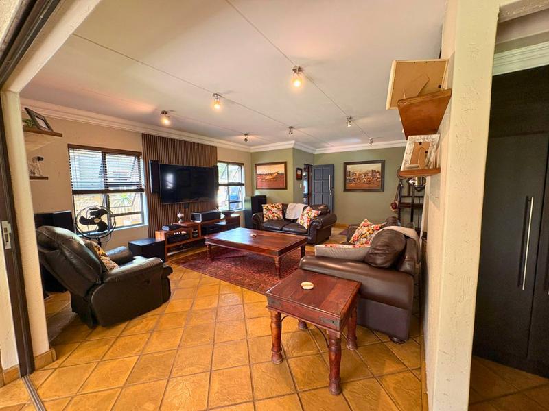 4 Bedroom Property for Sale in Glen Marais Gauteng