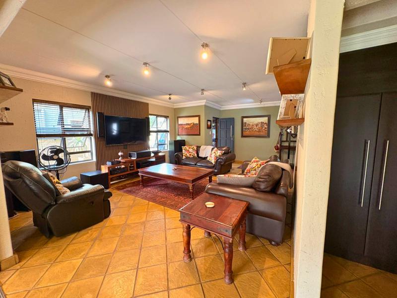 4 Bedroom Property for Sale in Glen Marais Gauteng