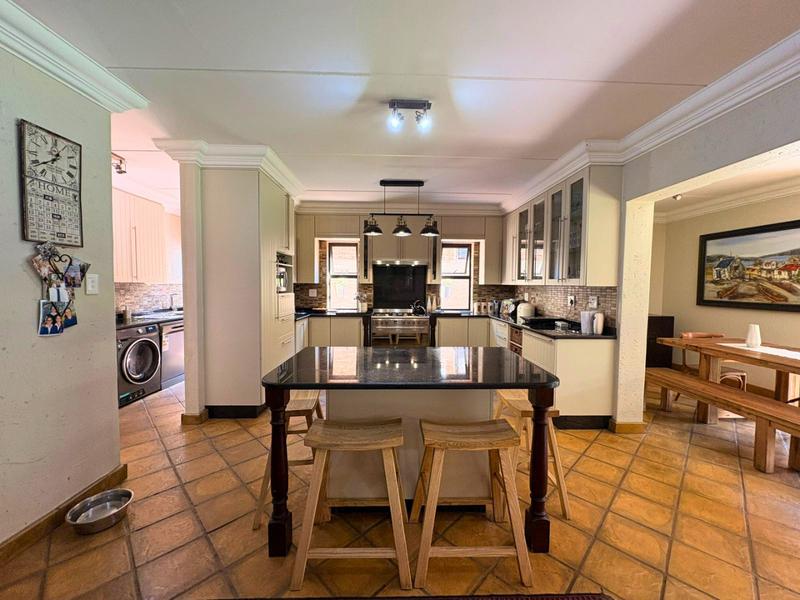 4 Bedroom Property for Sale in Glen Marais Gauteng