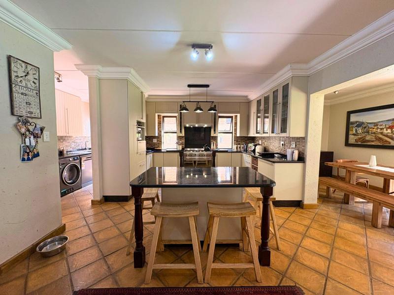 4 Bedroom Property for Sale in Glen Marais Gauteng