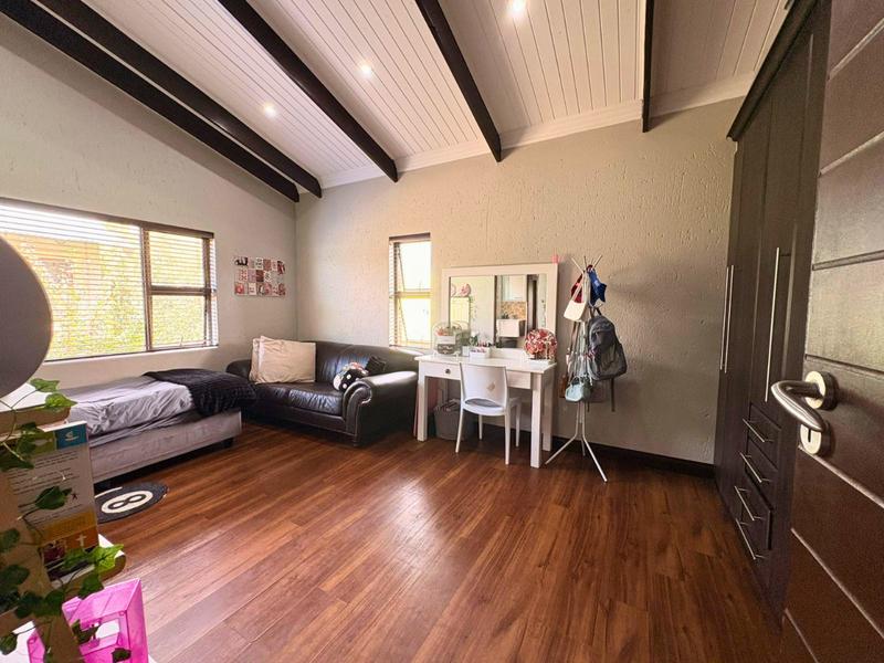 4 Bedroom Property for Sale in Glen Marais Gauteng