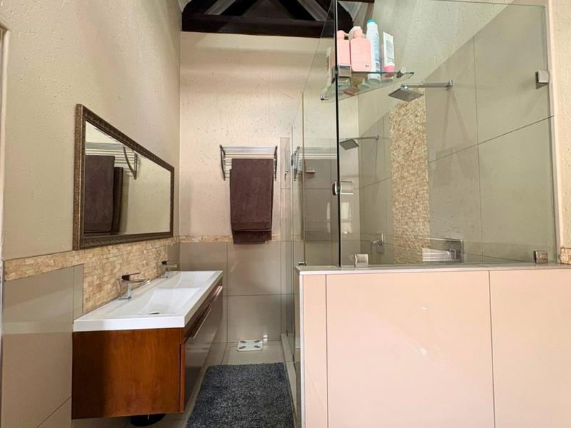 4 Bedroom Property for Sale in Glen Marais Gauteng