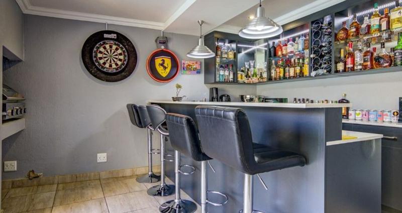 6 Bedroom Property for Sale in Glen Marais Gauteng