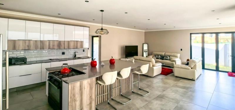 4 Bedroom Property for Sale in Glen Marais Gauteng