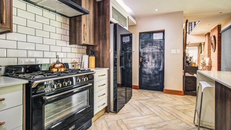 4 Bedroom Property for Sale in Glen Marais Gauteng