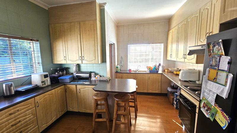 4 Bedroom Property for Sale in Cyrildene Gauteng