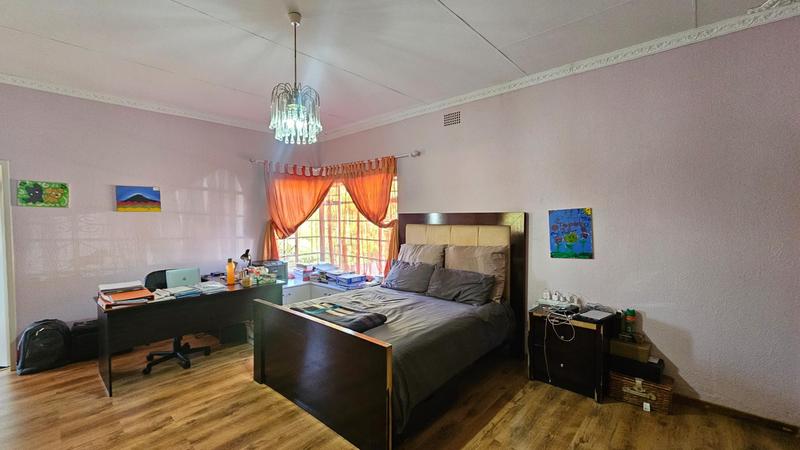4 Bedroom Property for Sale in Cyrildene Gauteng