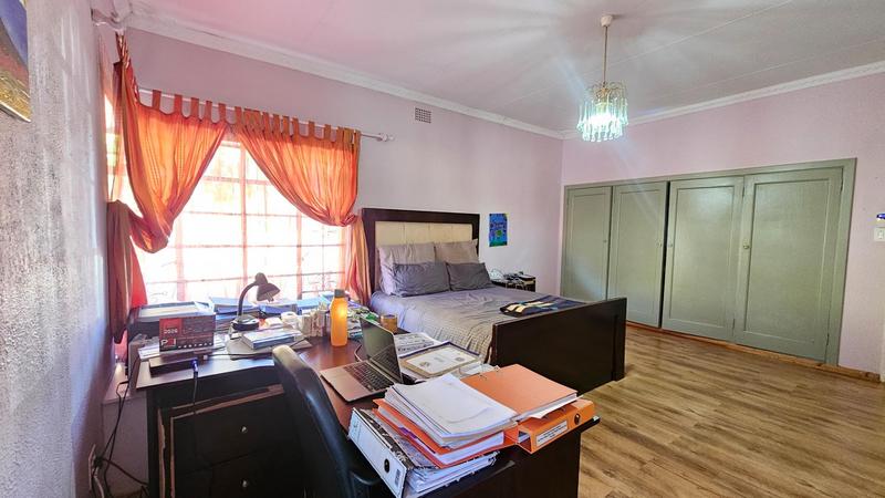 4 Bedroom Property for Sale in Cyrildene Gauteng
