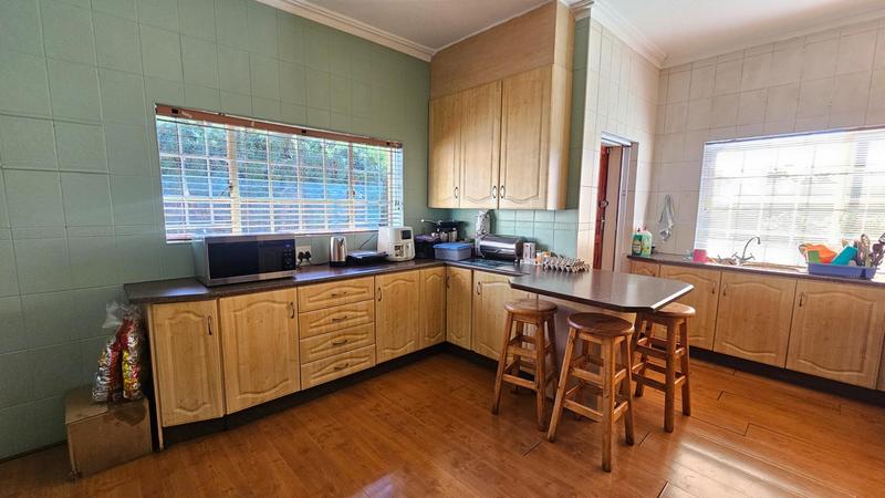4 Bedroom Property for Sale in Cyrildene Gauteng