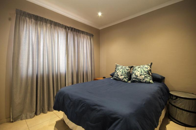2 Bedroom Property for Sale in Die Hoewes Gauteng
