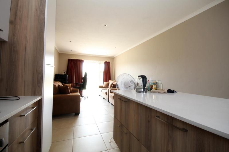 2 Bedroom Property for Sale in Die Hoewes Gauteng
