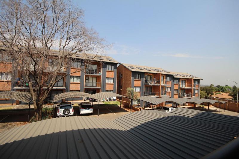 2 Bedroom Property for Sale in Die Hoewes Gauteng