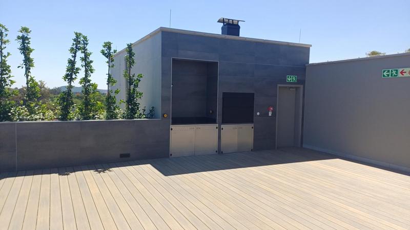 To Let Commercial Property for Rent in Die Hoewes Gauteng