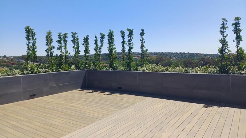 To Let Commercial Property for Rent in Die Hoewes Gauteng