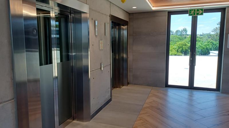 To Let Commercial Property for Rent in Die Hoewes Gauteng
