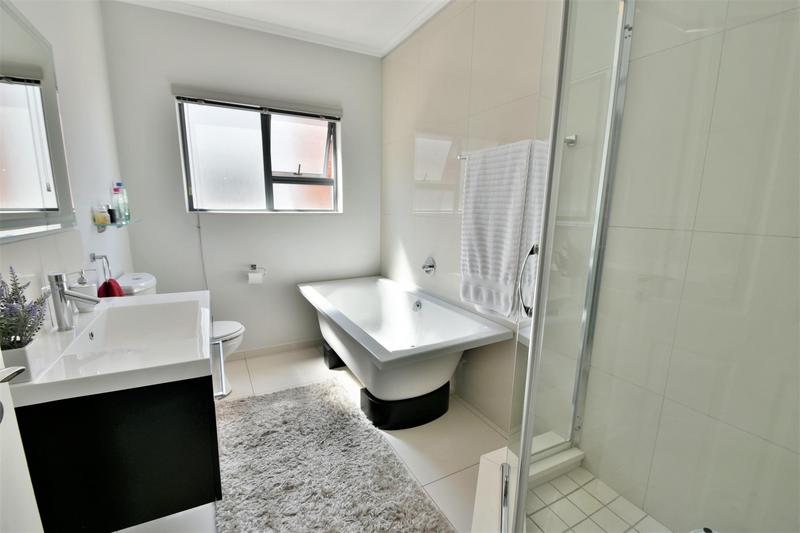 3 Bedroom Property for Sale in Glenvista Gauteng