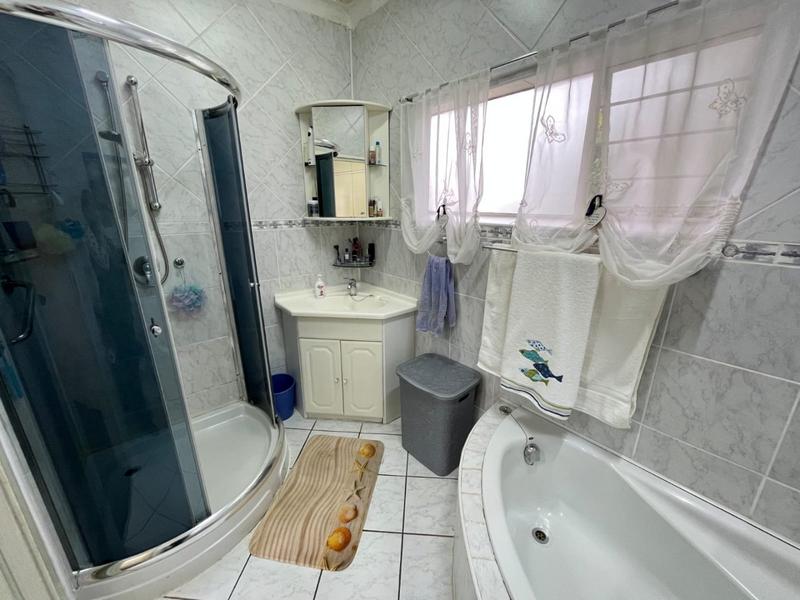 4 Bedroom Property for Sale in Greenhills Gauteng