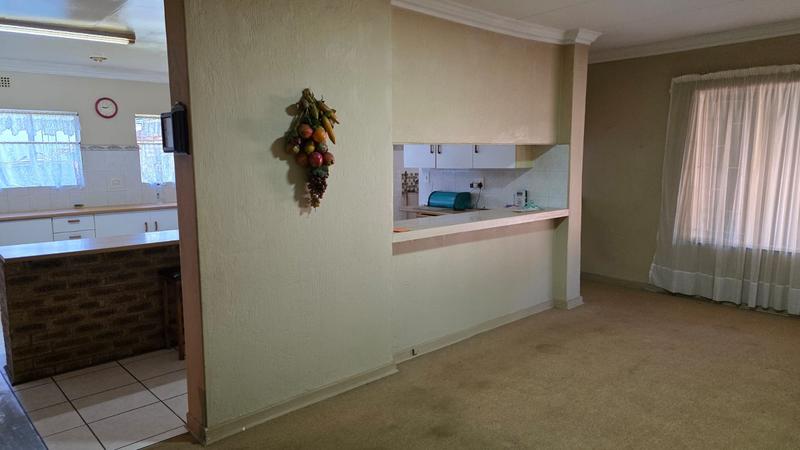 4 Bedroom Property for Sale in Strubensvallei Gauteng