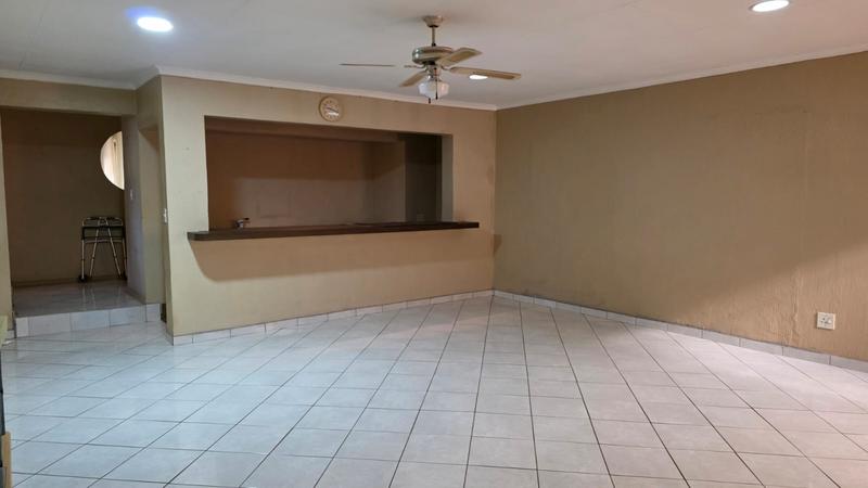 4 Bedroom Property for Sale in Strubensvallei Gauteng