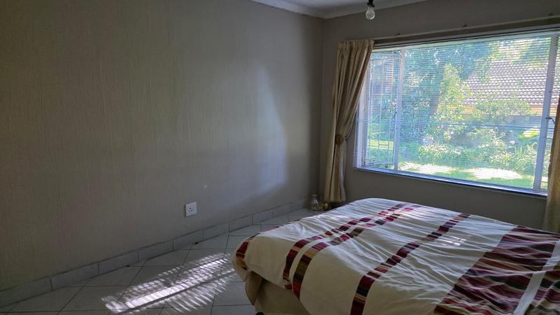 4 Bedroom Property for Sale in Strubensvallei Gauteng