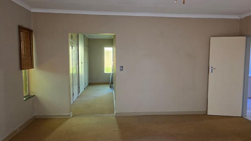 4 Bedroom Property for Sale in Strubensvallei Gauteng