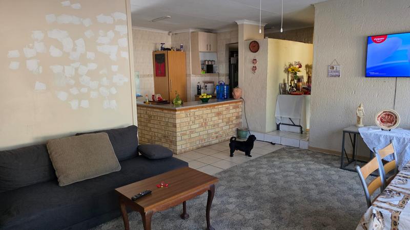 4 Bedroom Property for Sale in Strubensvallei Gauteng