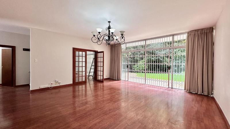 To Let 3 Bedroom Property for Rent in Sandhurst Gauteng