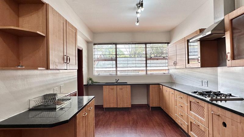 To Let 3 Bedroom Property for Rent in Sandhurst Gauteng