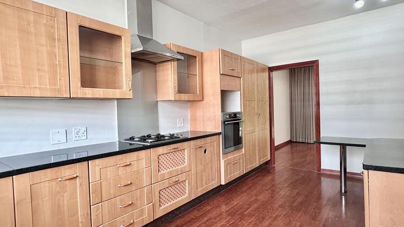 To Let 3 Bedroom Property for Rent in Sandhurst Gauteng