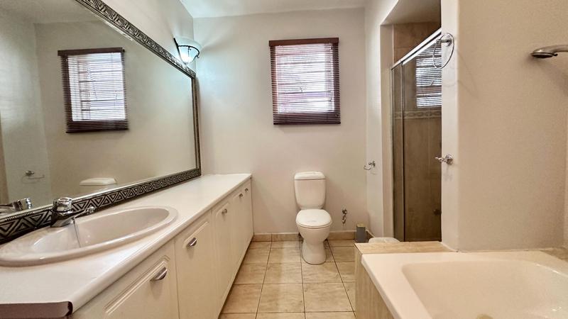 To Let 3 Bedroom Property for Rent in Sandhurst Gauteng