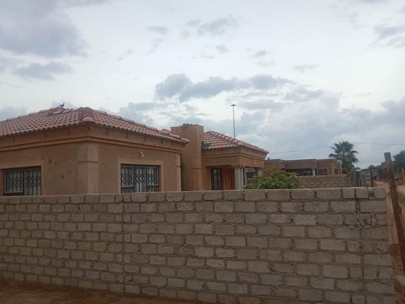 2 Bedroom Property for Sale in Winterveldt Gauteng
