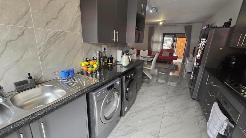 3 Bedroom Property for Sale in Ravenswood Gauteng