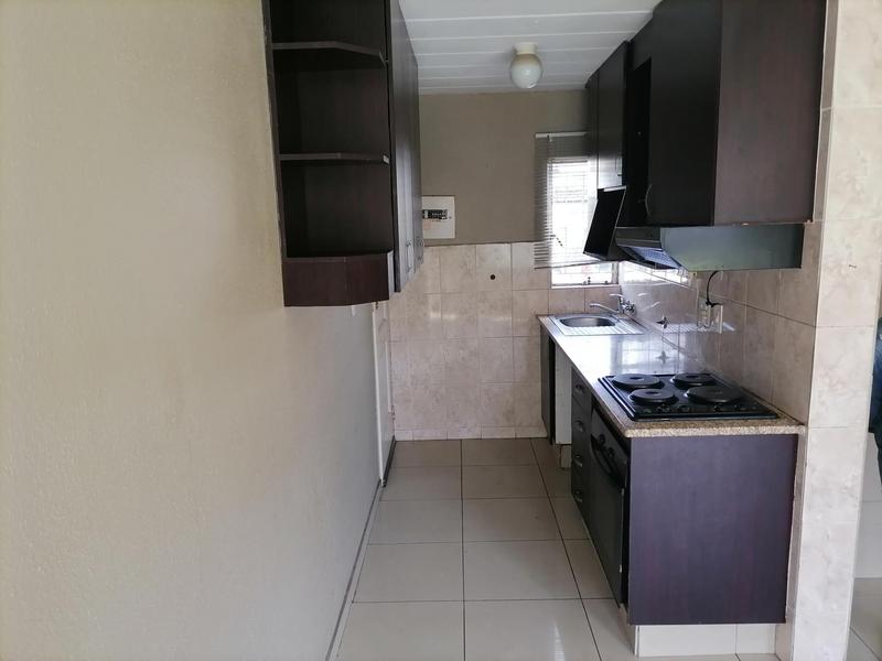 2 Bedroom Property for Sale in Glen Marais Gauteng
