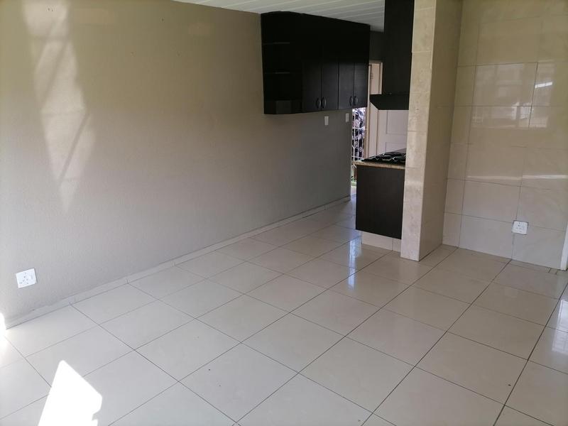 2 Bedroom Property for Sale in Glen Marais Gauteng