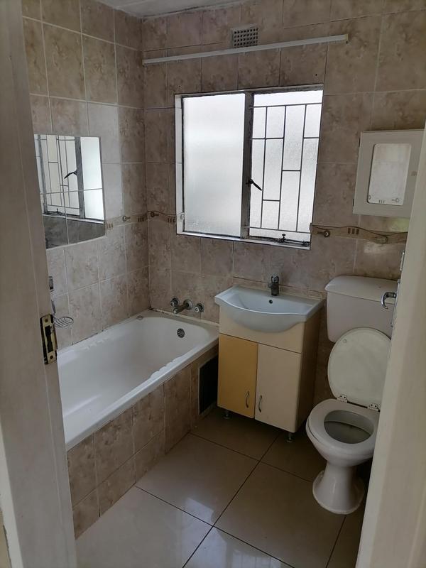 2 Bedroom Property for Sale in Glen Marais Gauteng