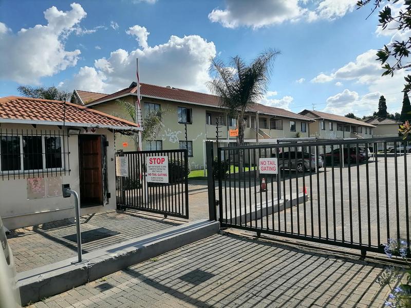 2 Bedroom Property for Sale in Glen Marais Gauteng
