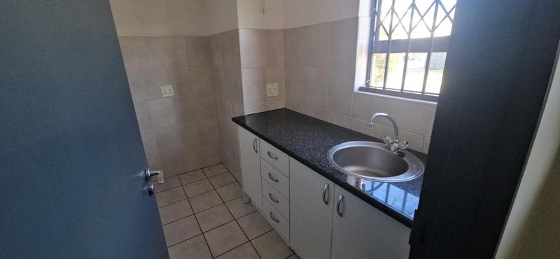 To Let Commercial Property for Rent in Randjespark Gauteng