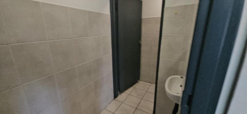 To Let Commercial Property for Rent in Randjespark Gauteng
