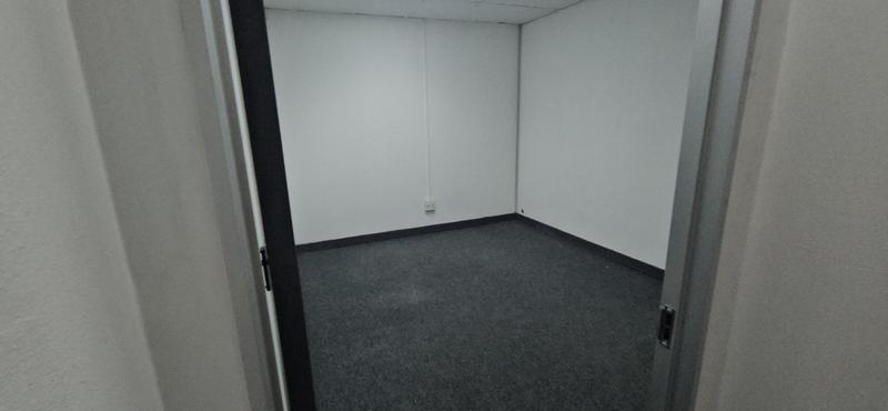 To Let Commercial Property for Rent in Randjespark Gauteng