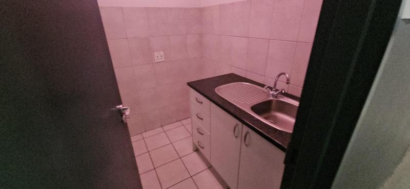 To Let Commercial Property for Rent in Randjespark Gauteng