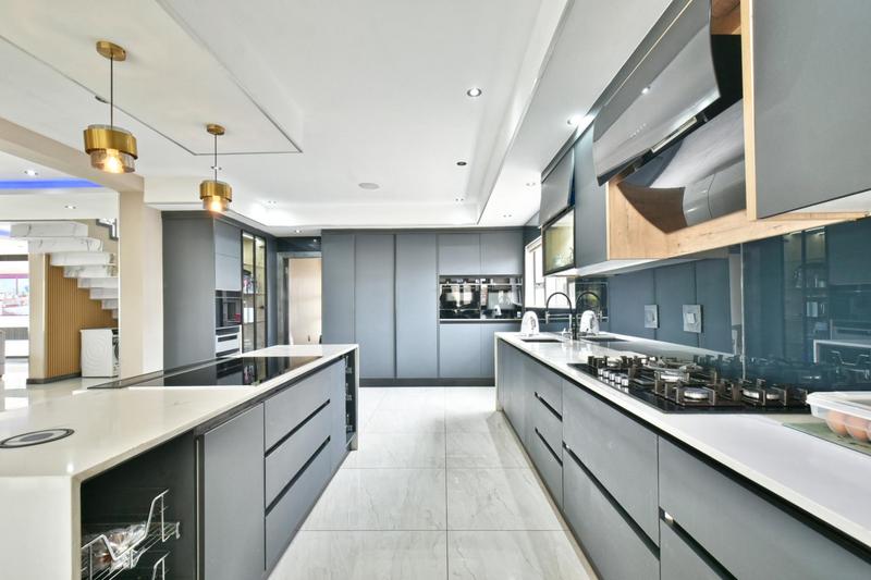 5 Bedroom Property for Sale in Eye of Africa Gauteng
